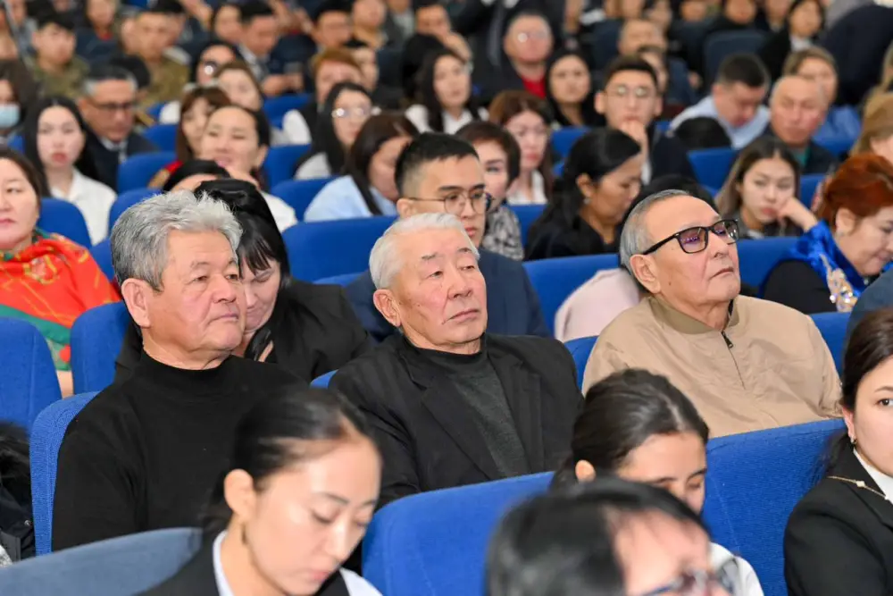 Аким области встретился с жителями города Семей (10)