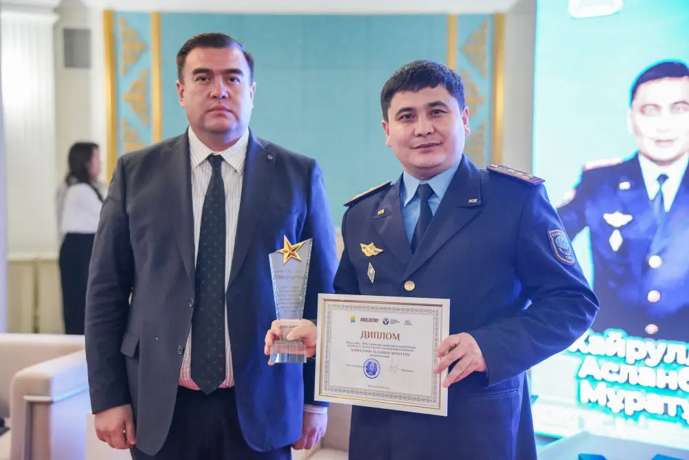 Сотрудники МЧС в регионах признаны лучшими по итогам года (5)