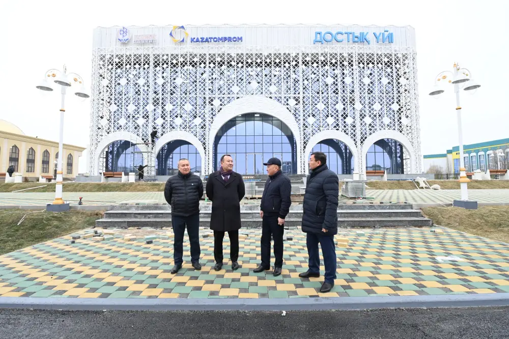 Работы на строительных площадках продолжаются (7)