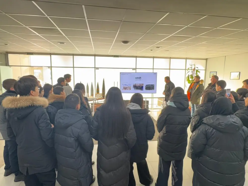 Министерство промышленности и строительства провело экскурсию для учащихся школы-лицея Binom имени Алихана Бокейхана (3)