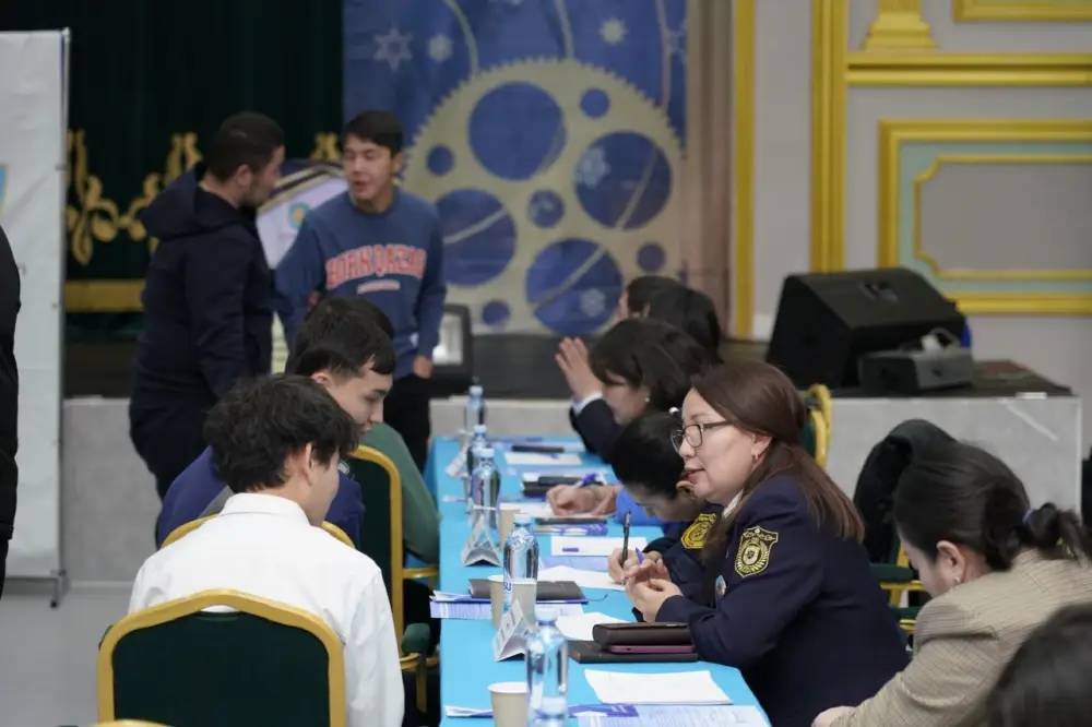 «Закон и порядок»: акцию «Народный юрист» организовали для жителей столицы (6)