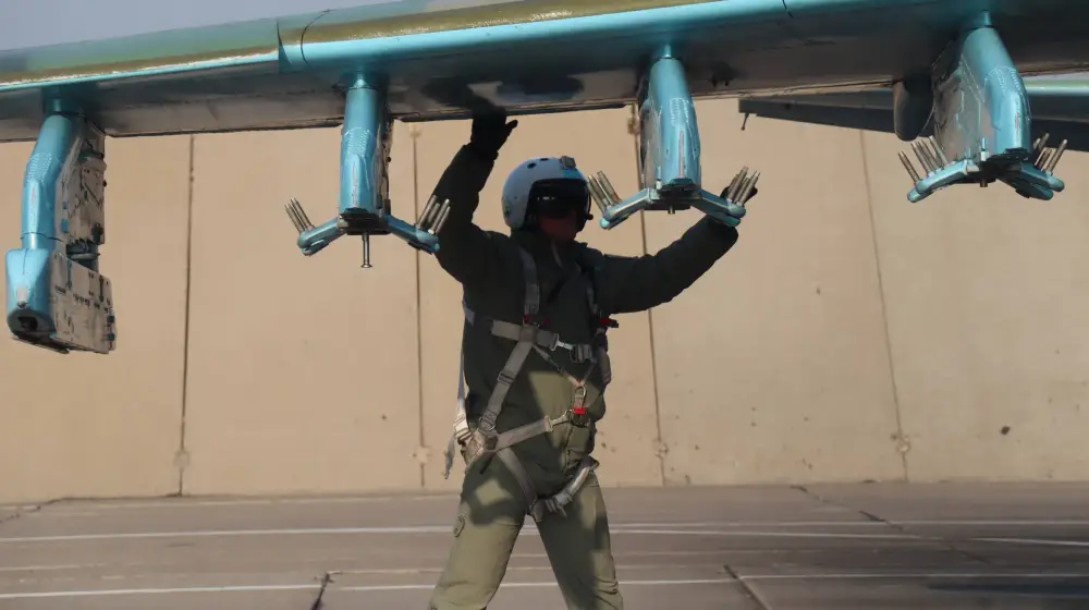 Военные летчики посвятили учебно-тренировочные полеты выдающемуся полководцу Бауыржану Момышулы (5)