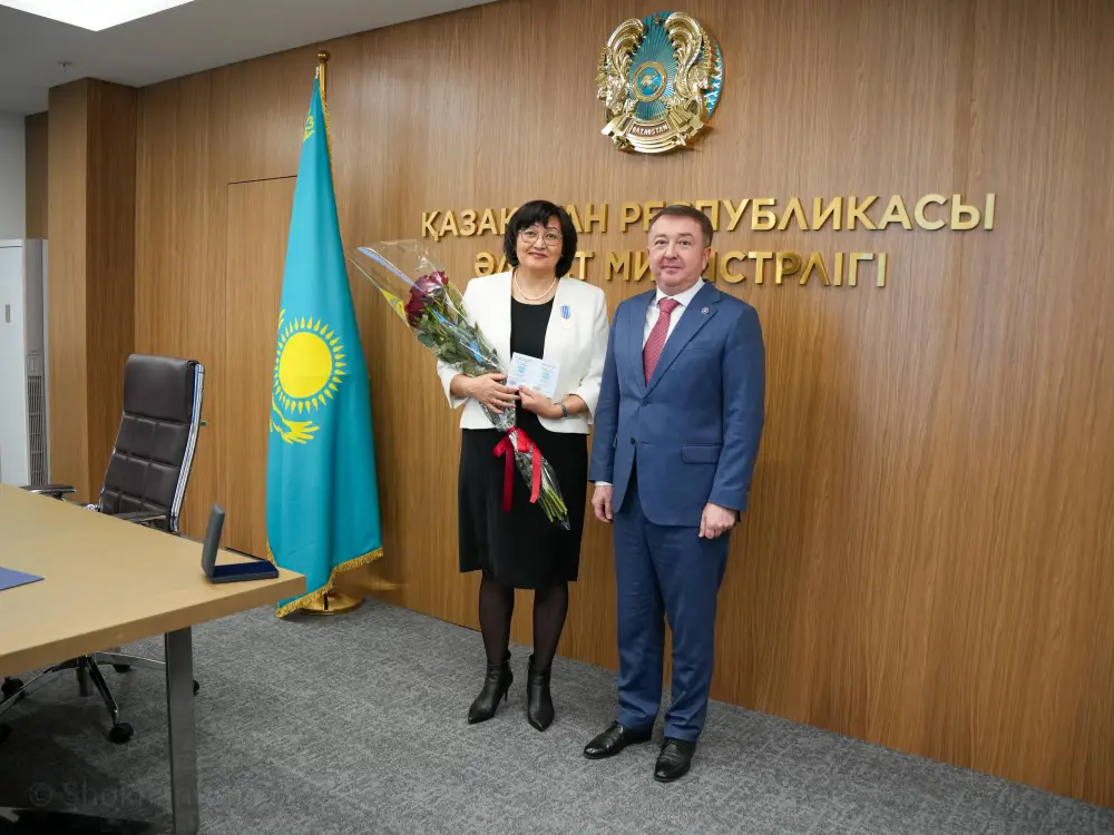 Министр юстиции Ерлан Сарсембаев в честь Дня адвокатуры наградил представителей адвокатского сообщества (6)