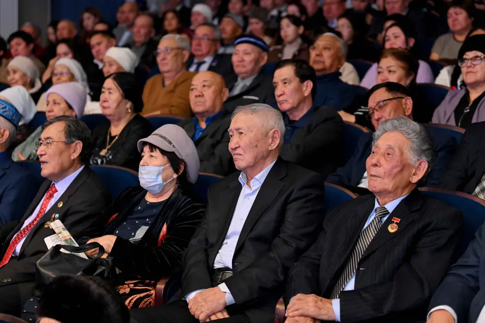 В Семее прошел вечер памяти поэта Несіпбека Айтұлы «Сәуле ғұмыр», посвященный его 75-летию (7)