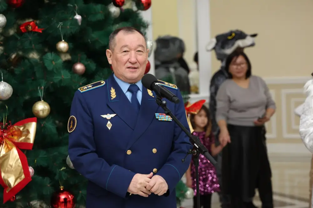 В Астане министр обороны дал старт новогодним мероприятиям (2)