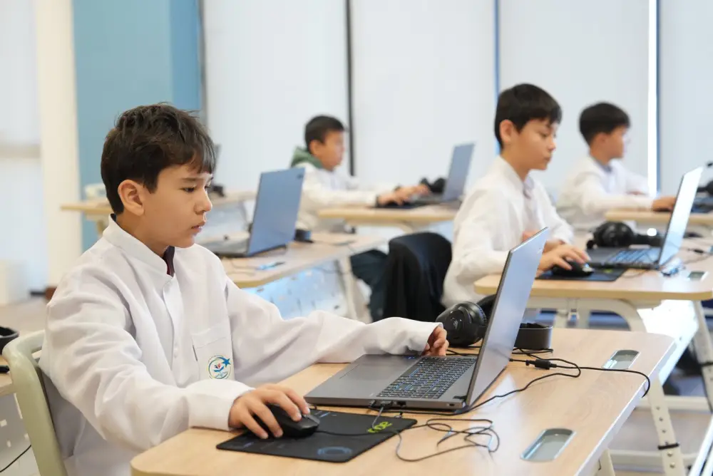 Ералы Тогжанов продолжил знакомство с новыми объектами (9)