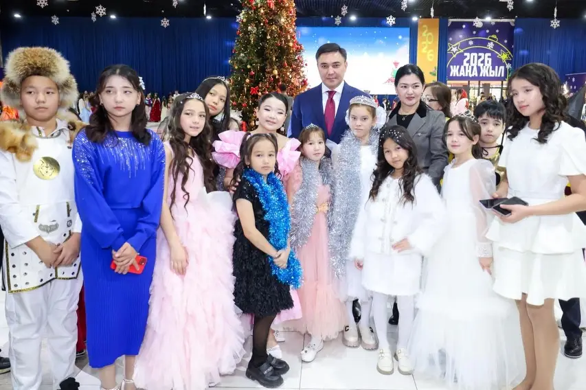 ШЫМКЕНТ: СОСТОЯЛАСЬ ТРАДИЦИОННАЯ ПРЕЗИДЕНТСКАЯ ЁЛКА ДЛЯ ДЕТЕЙ (2)