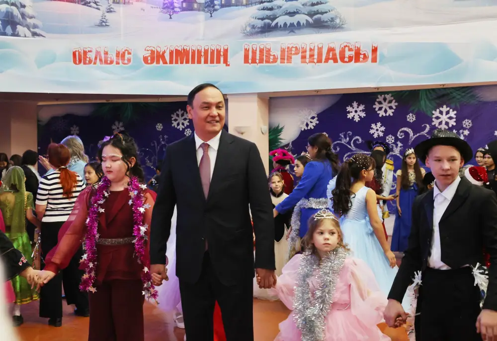 Новогодняя ёлка акима Жамбылской области прошла в Таразе (7)