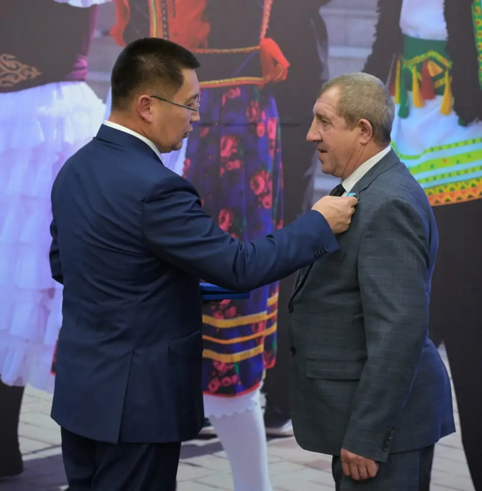 В рамках празднования 30-летия Ассамблеи народа Казахстана, в Доме дружбы состоялся этнофорум «Казахстан-страна единства» с участием акима области Асаина Байханова (8)