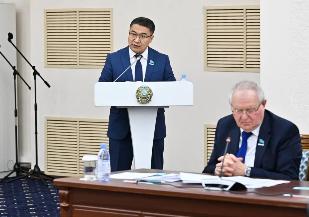 Аким СКО отчитался перед депутатами (3)