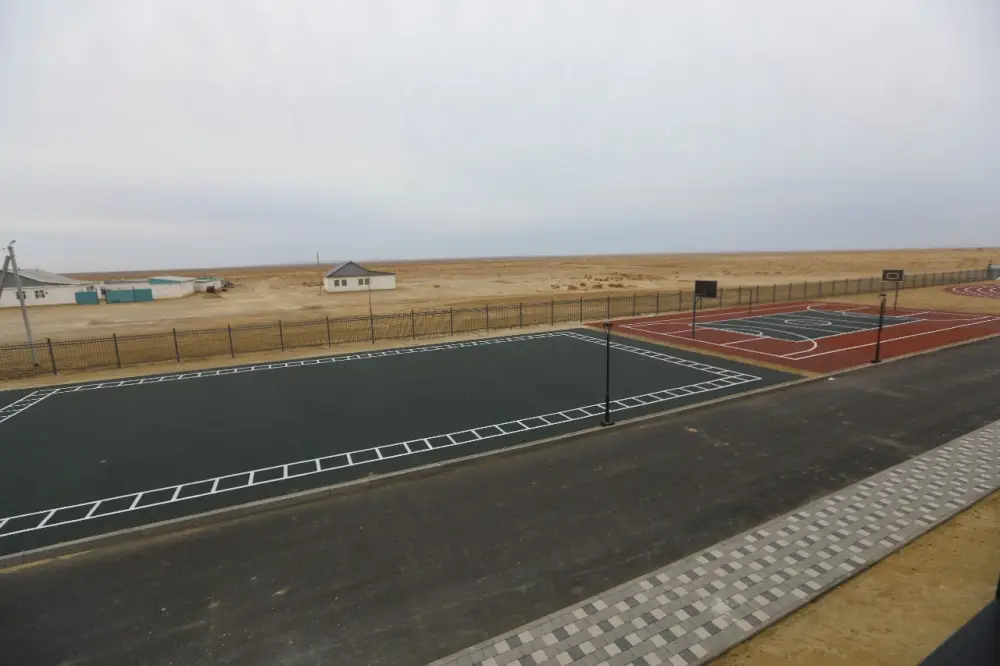 Заместитель акима области посетил строительные объекты в Арале (4)