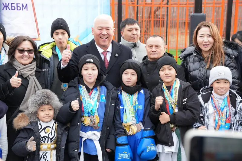 В Темиртау открыли 30 современных спортивных площадок для школьников (5)