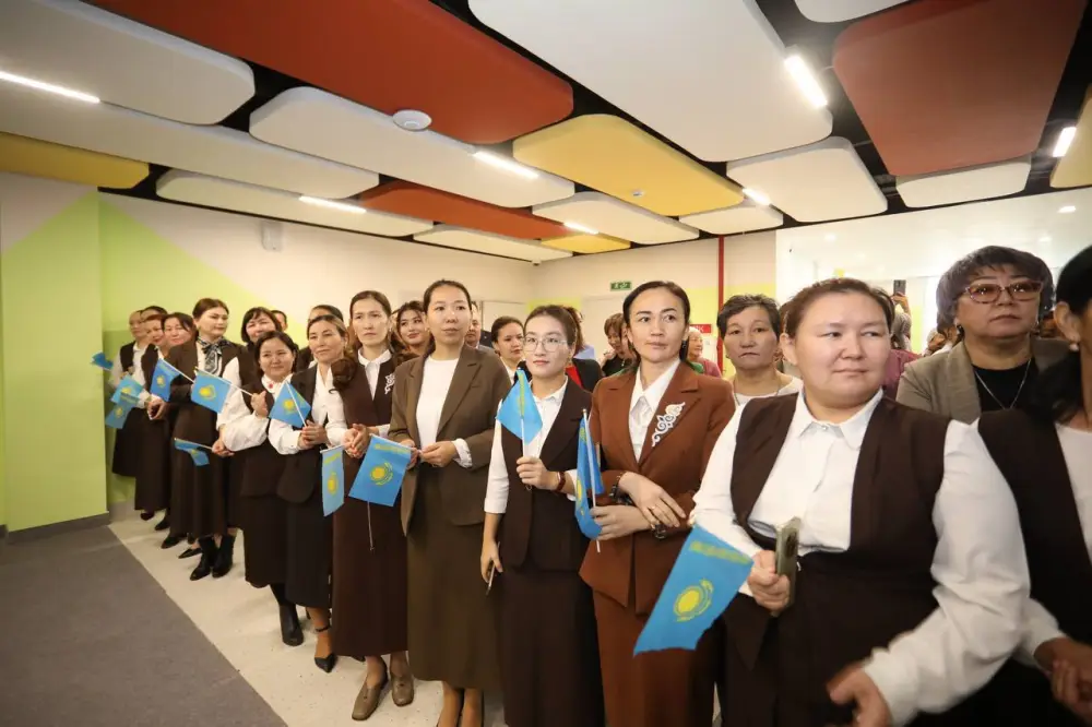 В Жанаозене в рамках национального проекта «Келешек мектептері» открылась новая школа на 1200 мест (8)