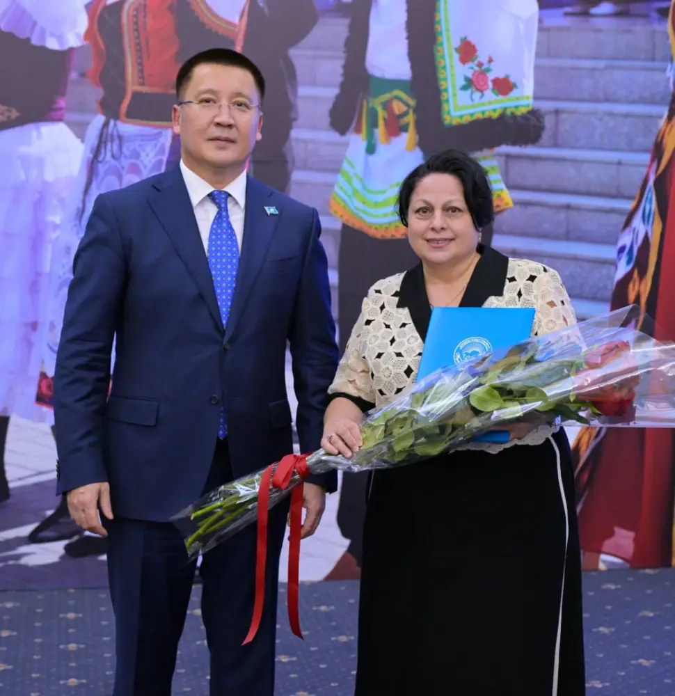 В рамках празднования 30-летия Ассамблеи народа Казахстана, в Доме дружбы состоялся этнофорум «Казахстан-страна единства» с участием акима области Асаина Байханова (9)