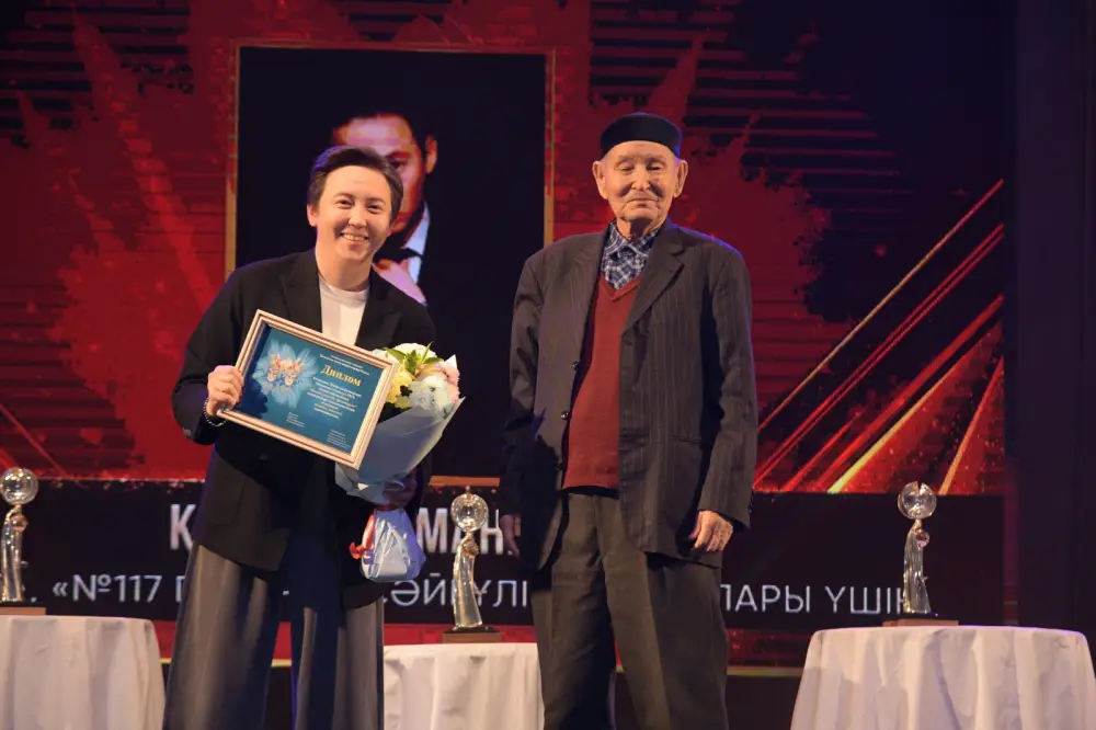 В Алматы состоялась юбилейная церемония вручения театральной премии «Еңлікгүл – 2025» (5)