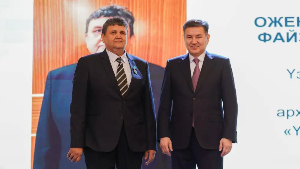 В Восточном Казахстане наградили профессионалов года (4)