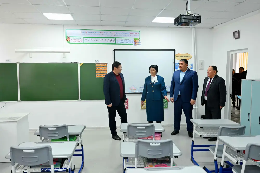 В средней школе Кызылкия в селе Тарлаулы Аягозского района провели капитальный ремонт (7)