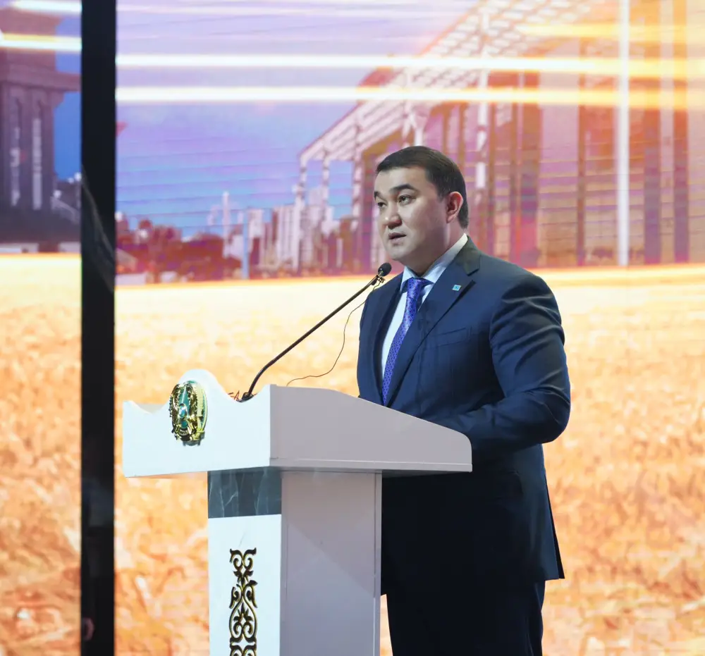 В ТУРКЕСТАНСКОЙ ОБЛАСТИ НАГРАЖДЕНЫ ЛУЧШИЕ РАБОТНИКИ ГОДА (2)