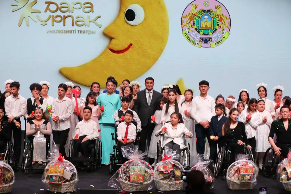 В ТУРКЕСТАНЕ СОСТОЯЛАСЬ ПРЕМЬЕРА МЮЗИКЛА «СВЕТ» НОВОГО ИНКЛЮЗИВНОГО ТЕАТРА «ДАРА ҰРПАҚ» (3)
