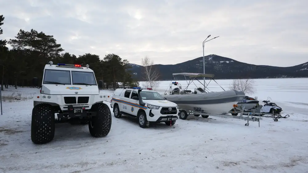 Глава МЧС открыл новую модульную спасательную станцию на берегу озера Имантау (2)