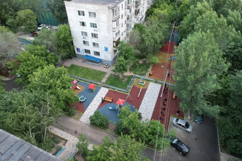 Новые пространства для отдыха жителей и комфортные дворы: как за год благоустроили столичный район Сарыарка (8)