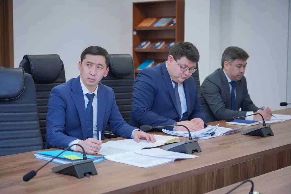 Министр науки и высшего образования РК провел прием граждан по личным вопросам (7)