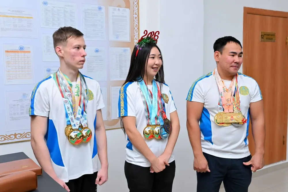 Аким области в преддверии Нового года посетил специальные школы-интернаты и Центр поддержки детей (2)