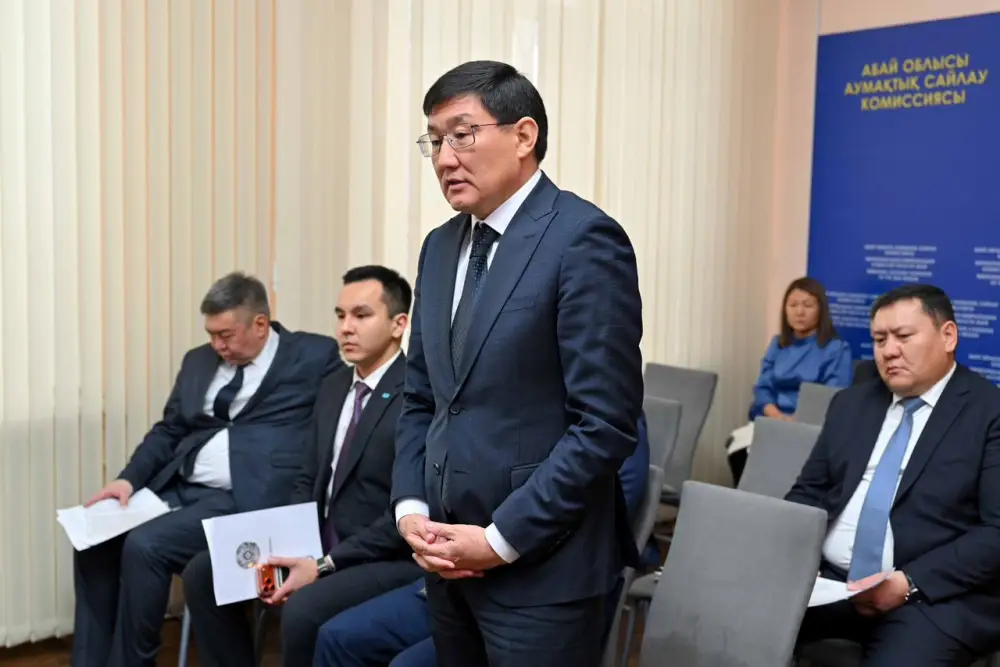 Аким области провел личный прием жителей города Семей (9)