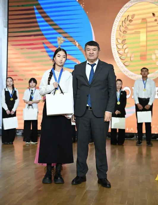 Около 300 школьников из сёл Карагандинской области получили право участвовать в республиканской предметной олимпиаде (4)