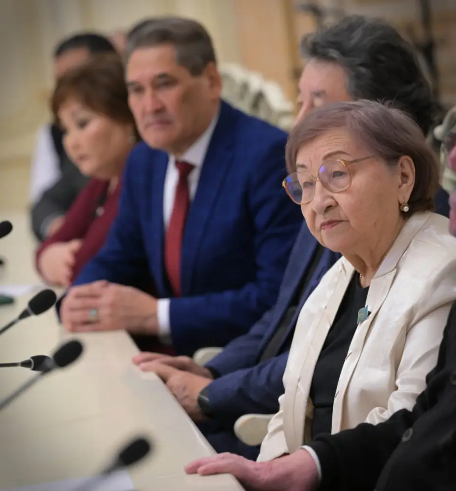 В Доме дружбы состоялась традиционная ежегодная встреча акима области Асаина Байханова с представителями творческой интеллигенции - деятелями культуры, литературы и искусства (3)