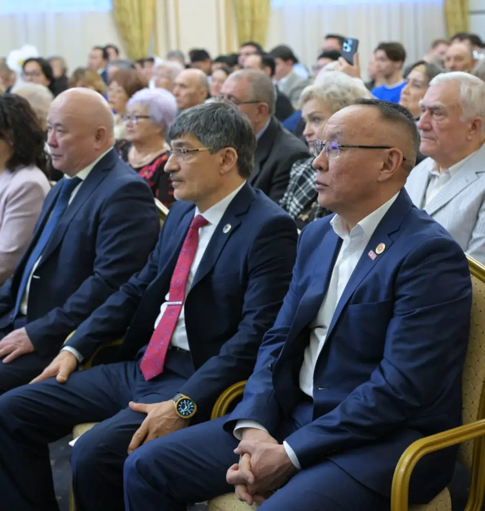 В рамках празднования 30-летия Ассамблеи народа Казахстана, в Доме дружбы состоялся этнофорум «Казахстан-страна единства» с участием акима области Асаина Байханова (2)