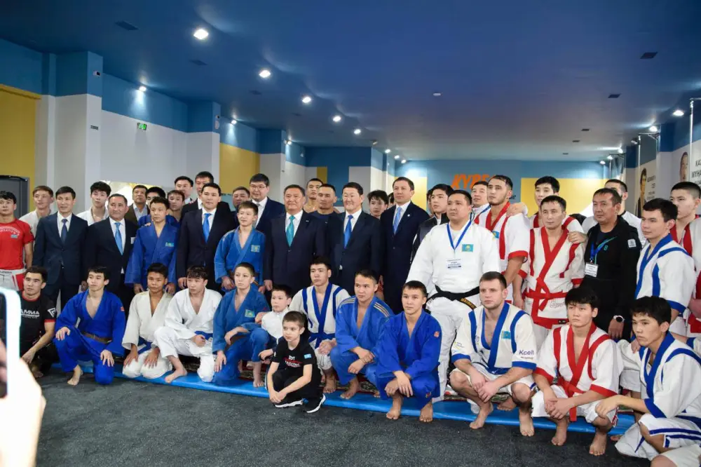 В г.Кокшетау Генеральный Прокурор открыл здание спортивного комплекса «Көкше Арена» (4)