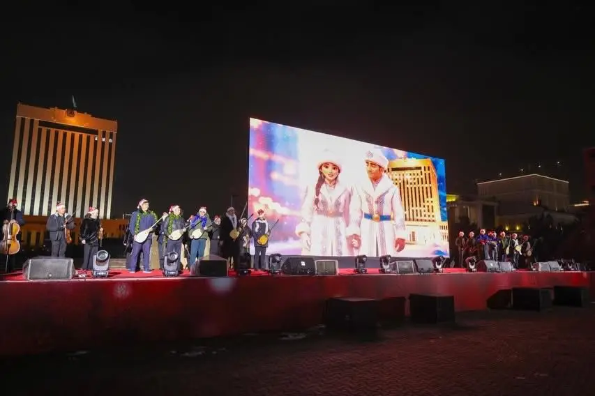 В Шымкенте зажгли огни главной новогодней ёлки города (7)