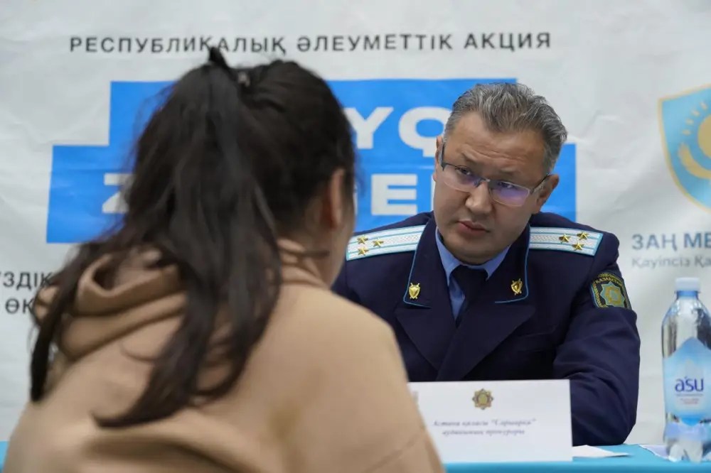 «Закон и порядок»: акцию «Народный юрист» организовали для жителей столицы (2)