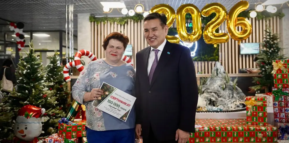 В ВКО прошла новогодняя ёлка акима области для детей с особыми потребностями (7)