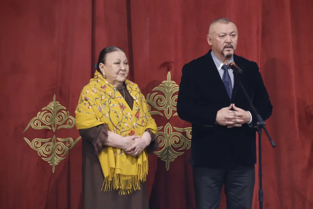 В Жетісу торжественно отметили присвоение академического статуса драматическому театру имени Бикен Римовой (3)