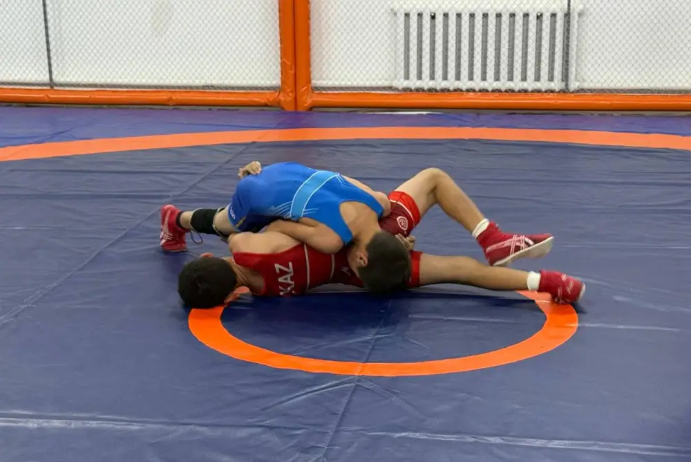 В селе Дияр предприниматели и местные жители построили спортзал (6)