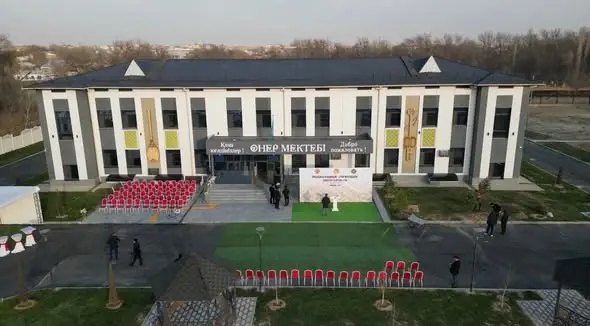 РЕАЛИЗАЦИЯ ПОРУЧЕНИЙ ПРЕЗИДЕНТА: В ТУРКЕСТАНСКОЙ ОБЛАСТИ ВВЕДЕНА В ЭКСПЛУАТАЦИЮ ШКОЛА ИСКУССТВ ЗА СЧЕТ ВОЗВРАЩЕННЫХ ГОСУДАРСТВУ АКТИВОВ (9)