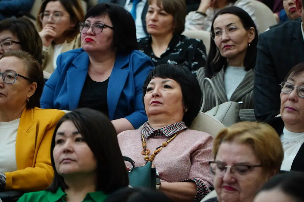 Аким Акмолинской области встретился с населением города Кокшетау (8)