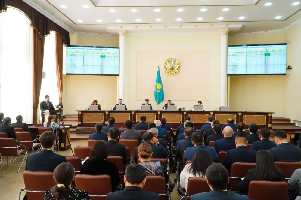 Рост инвестиций и развитие дорожной инфраструктуры рассмотрены на заседании акимата (3)