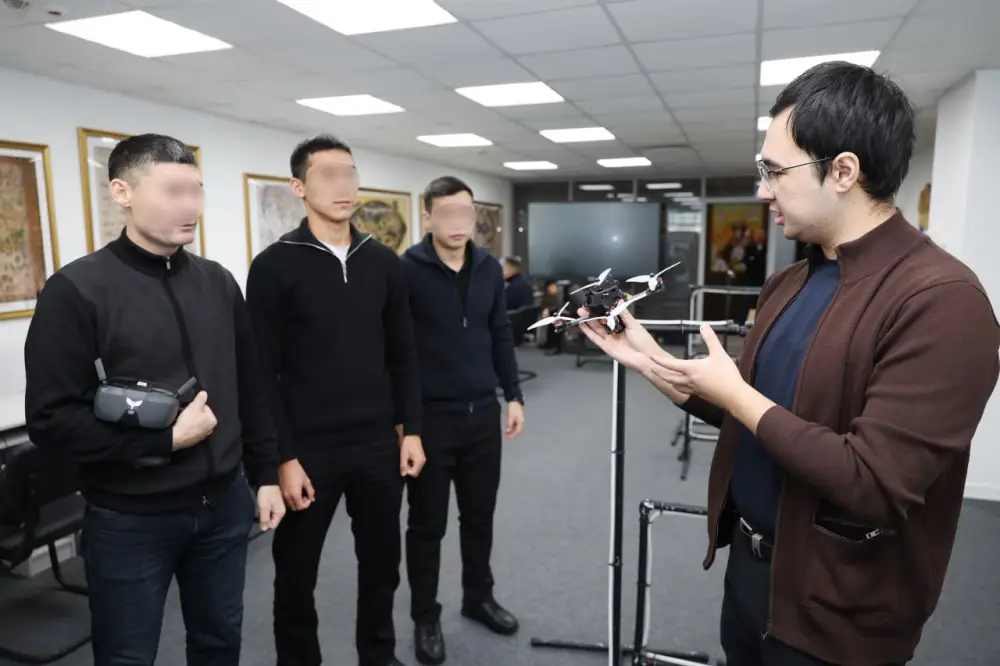 Спецподразделение «Бүркіт» Национальной гвардии осваивает FPV-дроны (2)