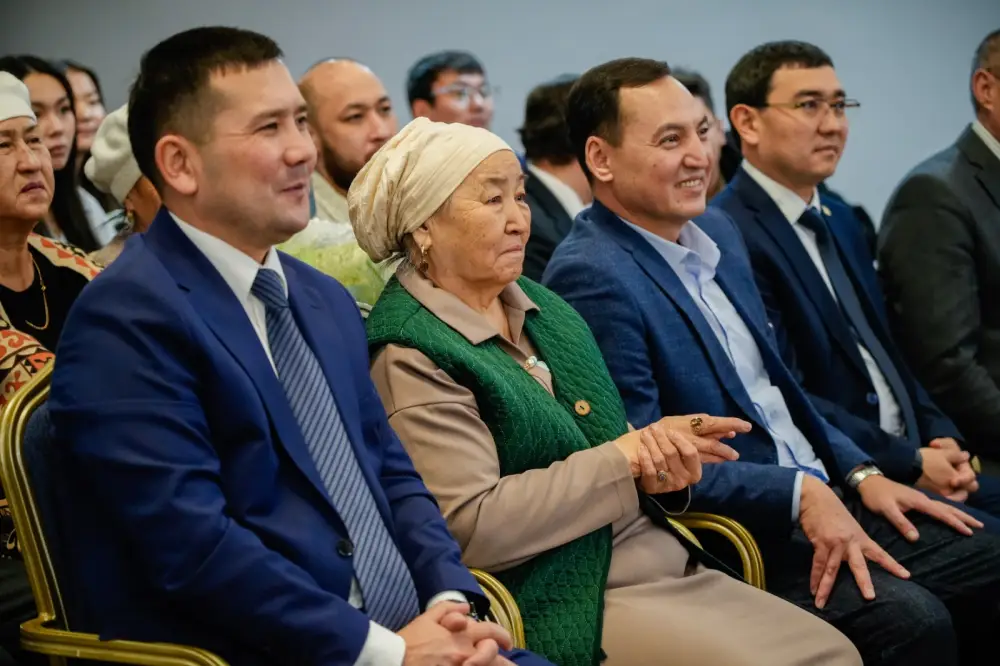 «Бостандық жырының бозжорғасы»: в Астане награждены победители республиканского конкурса поэтов-писателей (8)