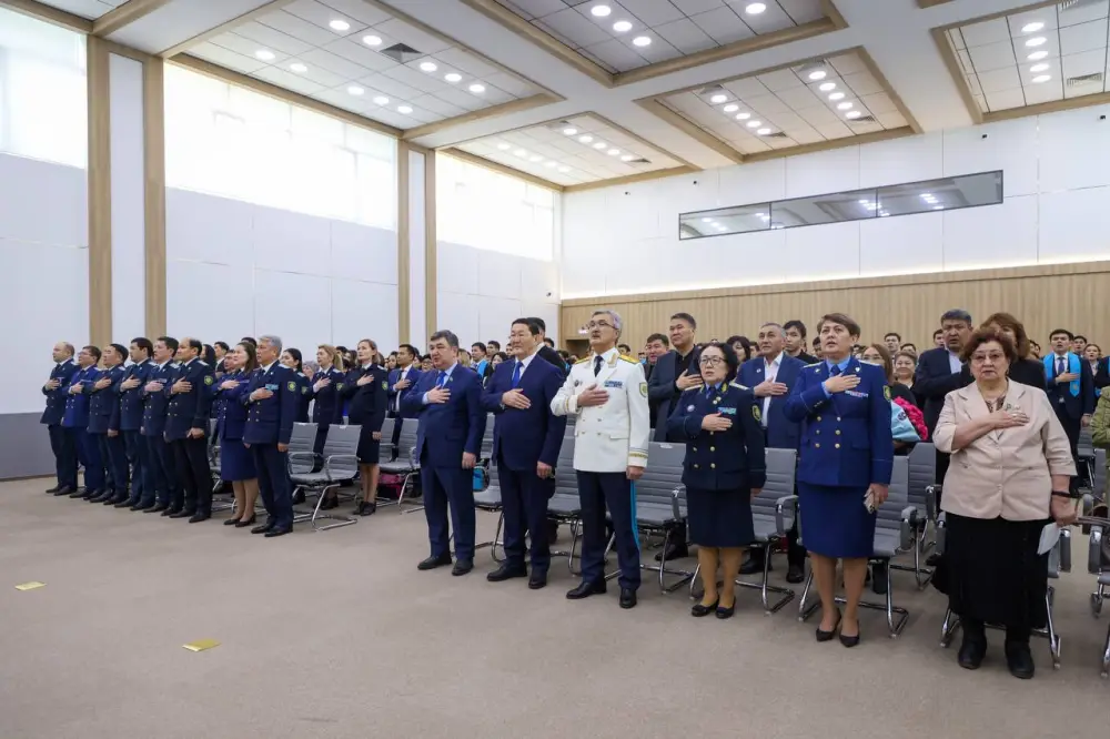 Начало профессионального пути: в Академии правоохранительных органов прошёл торжественный выпуск (6)