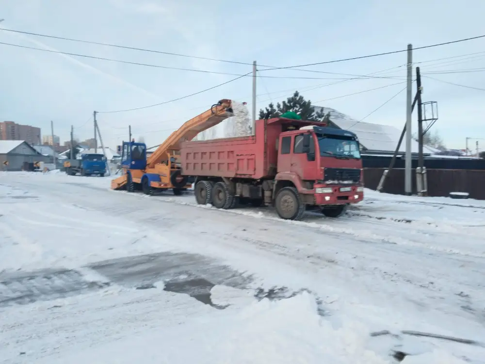Более 3 000 дорожных рабочих задействованы в снегоуборочных работах в Астане (4)