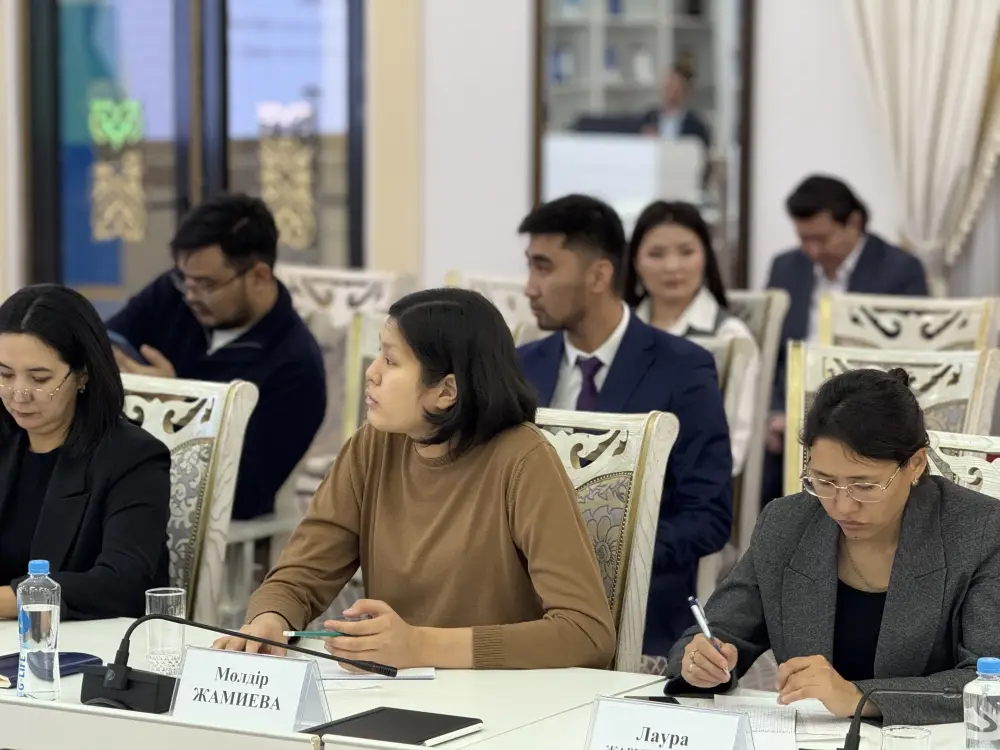 В Астане начался республиканский семинар по вопросам государственных символов и геральдики (2)