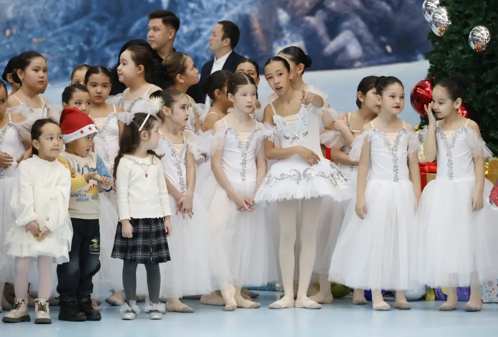 Полный чудес Новый год: в Жетісу на Президентской елке детей порадовал искусственный интеллект (4)