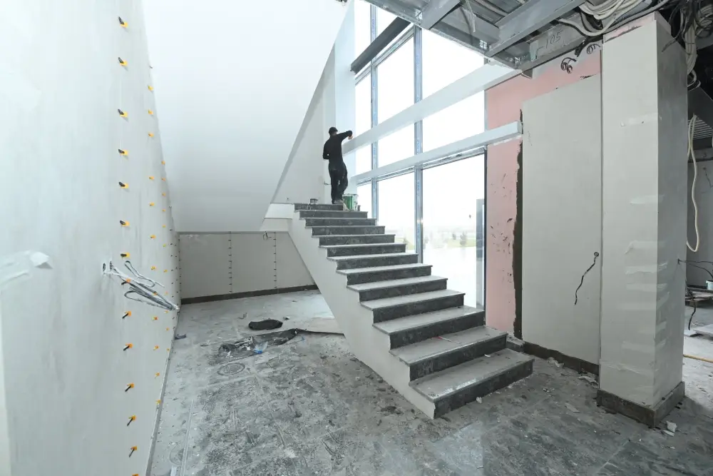 Работы на строительных площадках продолжаются (5)