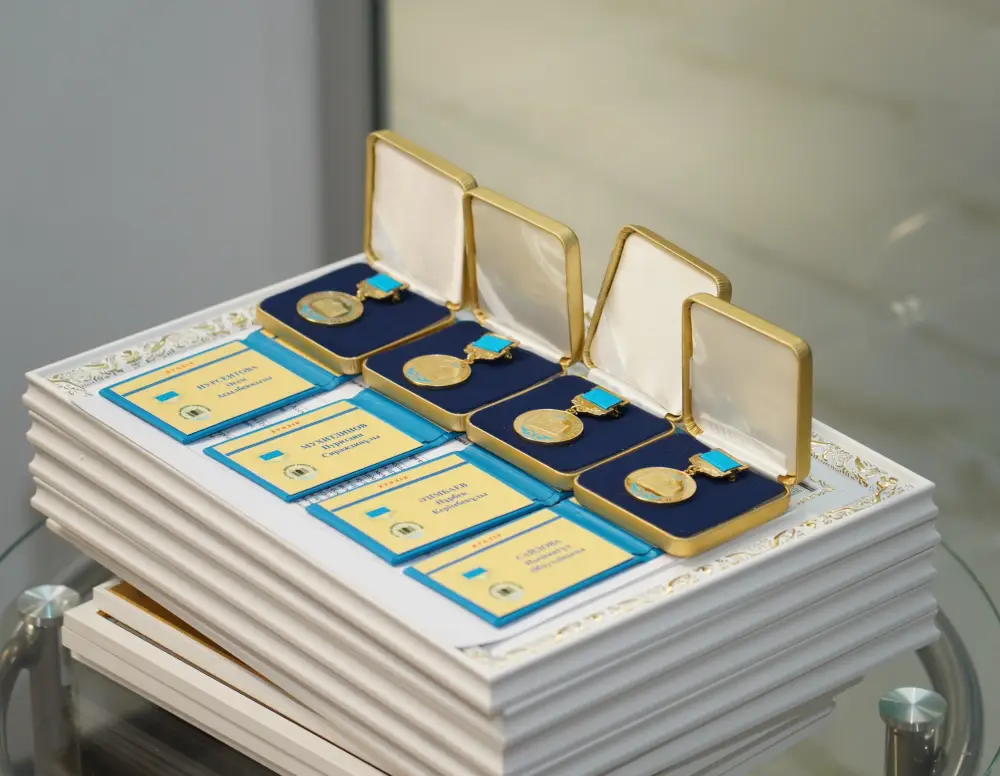 В ТУРКЕСТАНЕ ЧЕСТВОВАЛИ ПРЕДСТАВИТЕЛЕЙ АРХИВНОЙ ОТРАСЛИ (3)