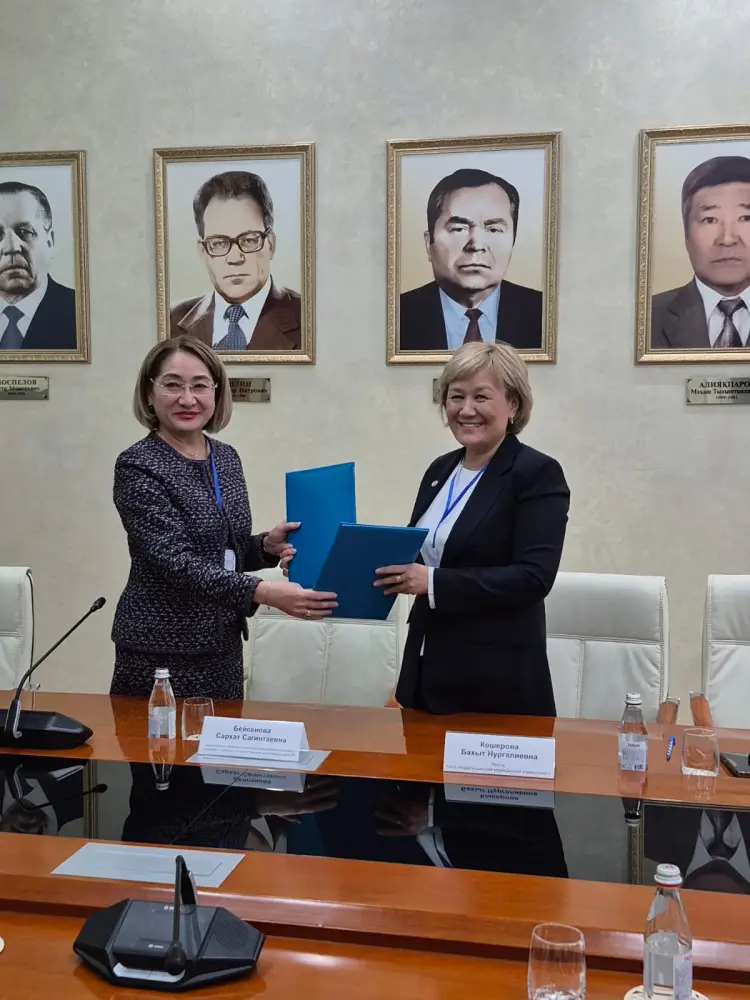 Подписан Меморандум между Комитетом и Университетом (4)