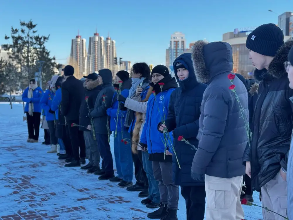 115-летие легендарного полководца: память Бауыржана Момышулы почтили в Астане (4)